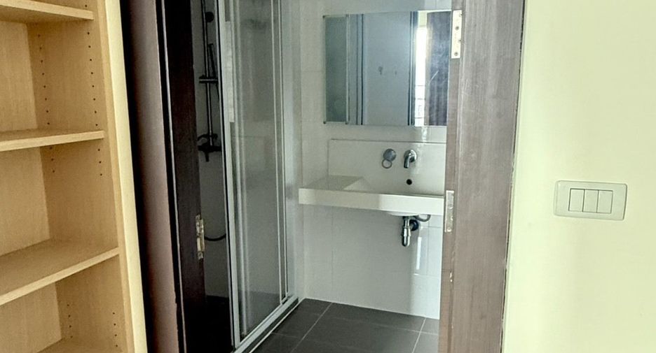 Wohnung zur Miete mit 1 Zimmer in Huai Khwang, Bangkok