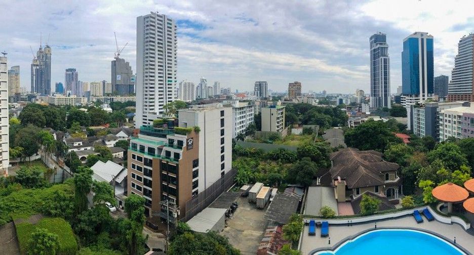 For rent 3 bedrooms condo in Watthana, Bangkok