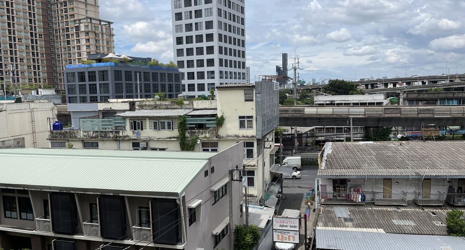For rent 1 bed condo in Khlong Toei, Bangkok