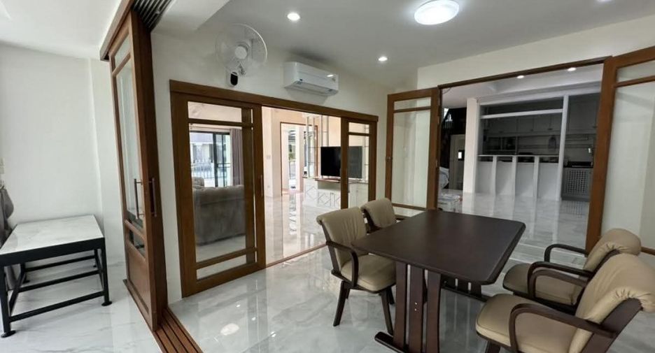 Casa en alquiler de 4 habitaciones en Lat Krabang, Bangkok
