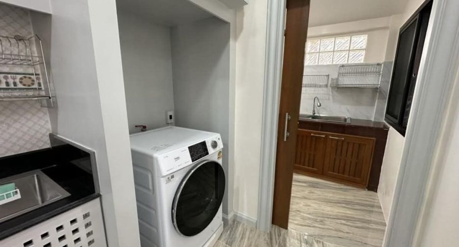 Casa en alquiler de 4 habitaciones en Lat Krabang, Bangkok