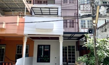 Продажа 4 спальни таунхаус в Bang Phli, Самутпракан