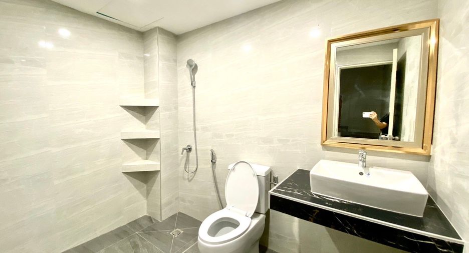 For sale 4 bedrooms townhouse in Bang Phli, Samut Prakan