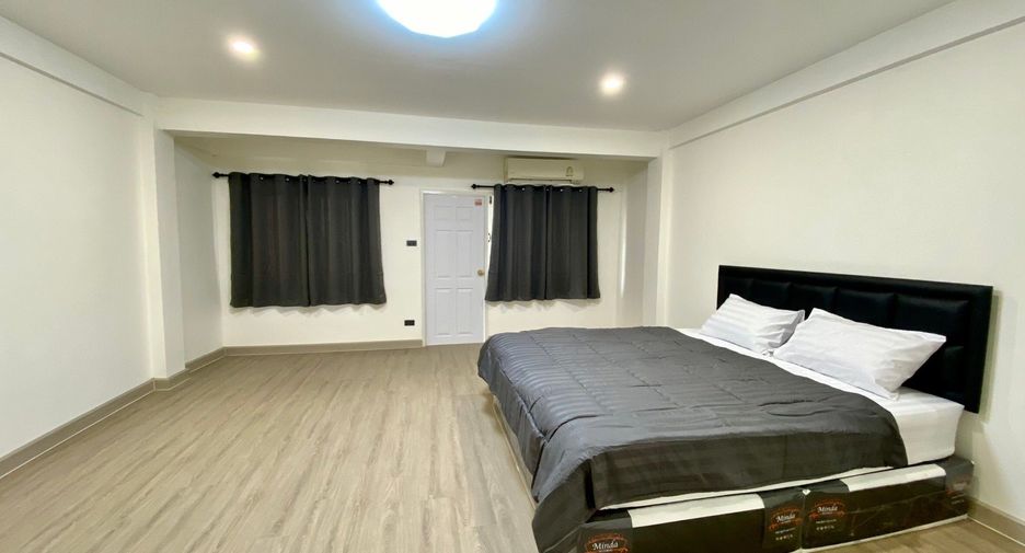 For sale 4 bedrooms townhouse in Bang Phli, Samut Prakan