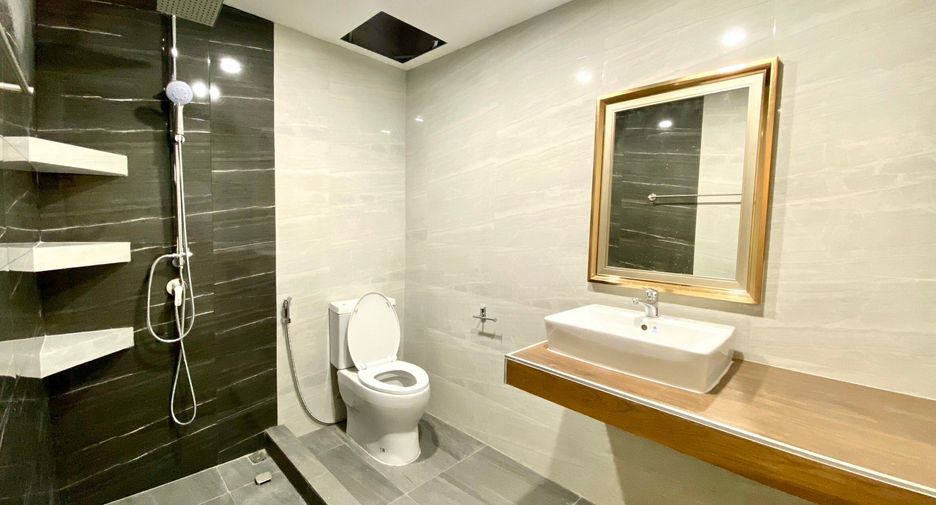 For sale 4 bedrooms townhouse in Bang Phli, Samut Prakan