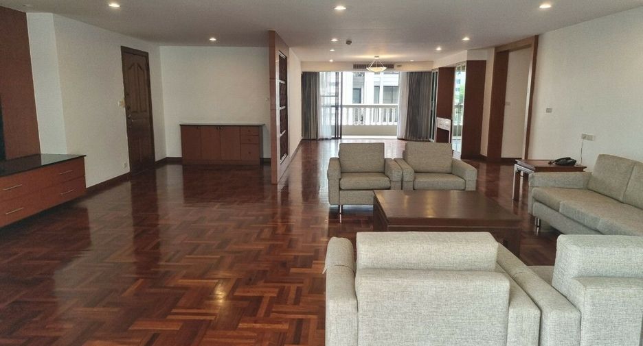 For rent 4 bedrooms condo in Khlong Toei, Bangkok