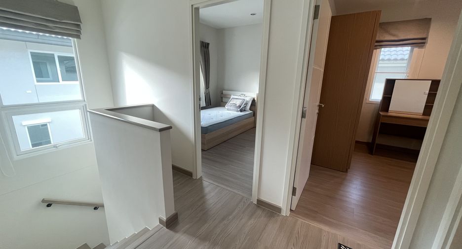 Haus zur Miete mit 4 Zimmer in Mueang Phuket, Phuket