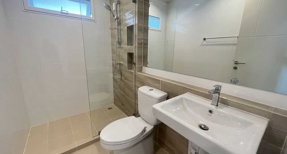Haus zur Miete mit 4 Zimmer in Mueang Phuket, Phuket