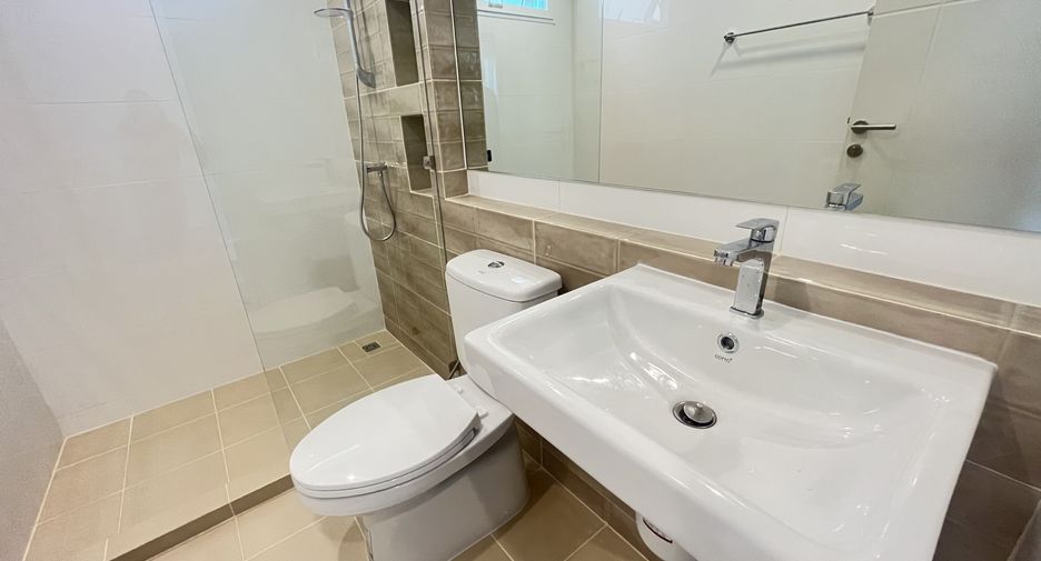 Haus zur Miete mit 4 Zimmer in Mueang Phuket, Phuket