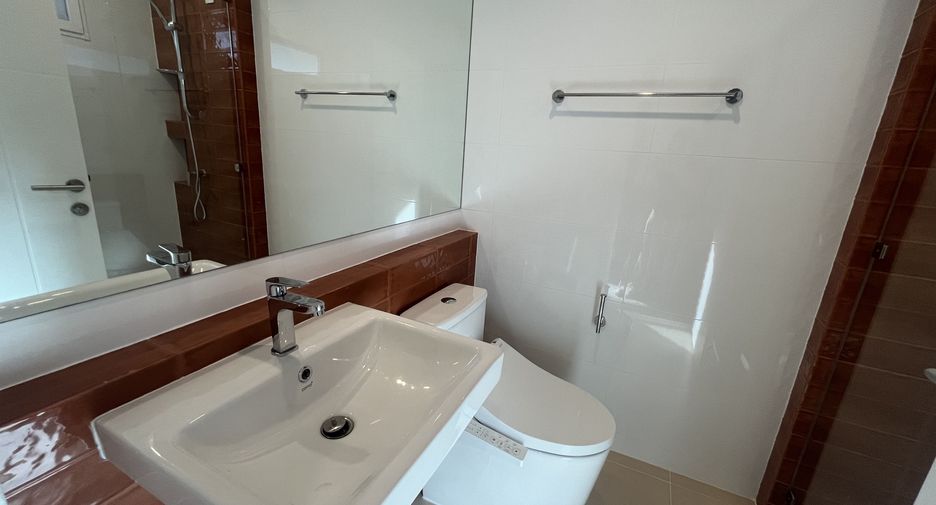 Haus zur Miete mit 4 Zimmer in Mueang Phuket, Phuket