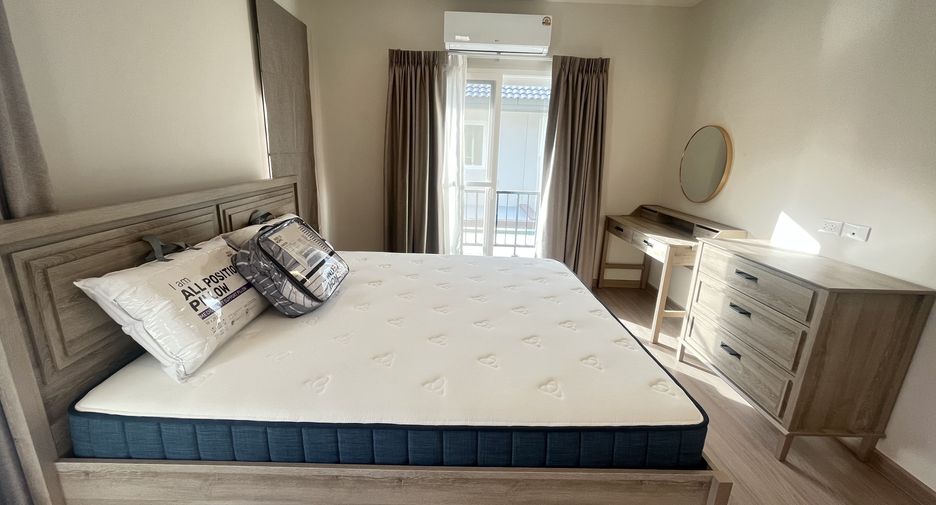 Haus zur Miete mit 4 Zimmer in Mueang Phuket, Phuket