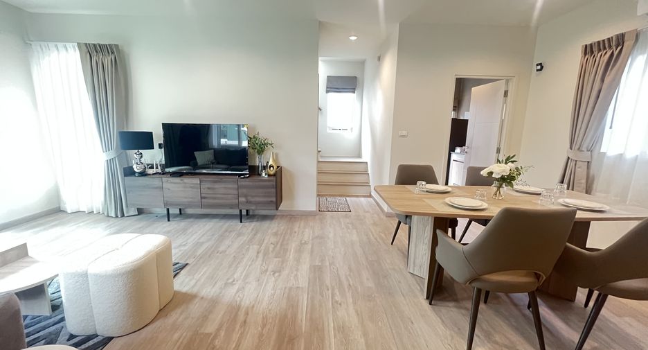 Haus zur Miete mit 4 Zimmer in Mueang Phuket, Phuket