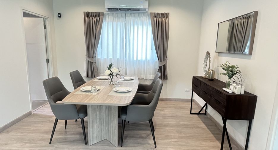 Haus zur Miete mit 4 Zimmer in Mueang Phuket, Phuket