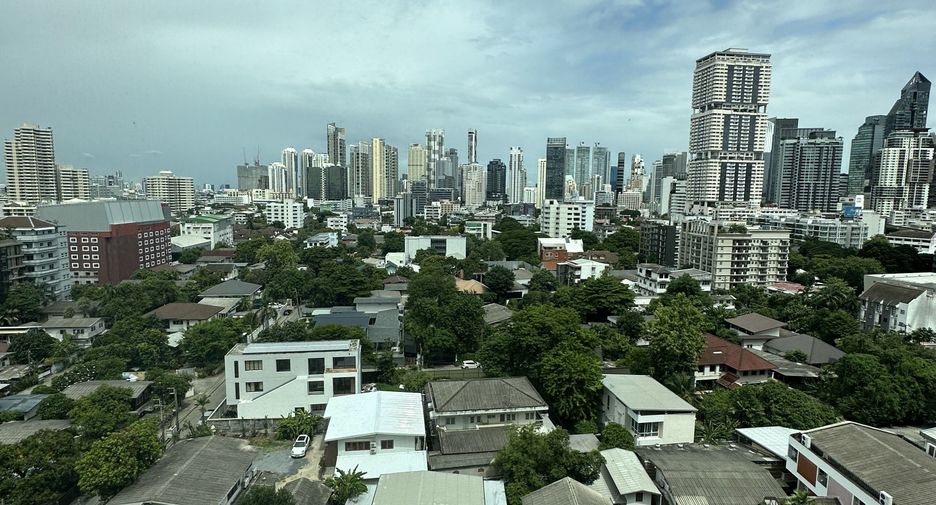 For sale 1 bed condo in Khlong Toei, Bangkok