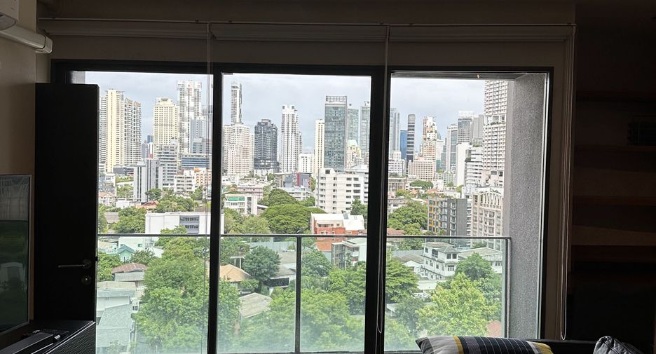 For sale 1 bed condo in Khlong Toei, Bangkok