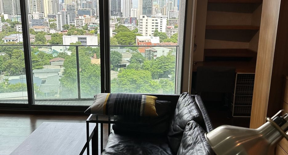 For sale 1 bed condo in Khlong Toei, Bangkok