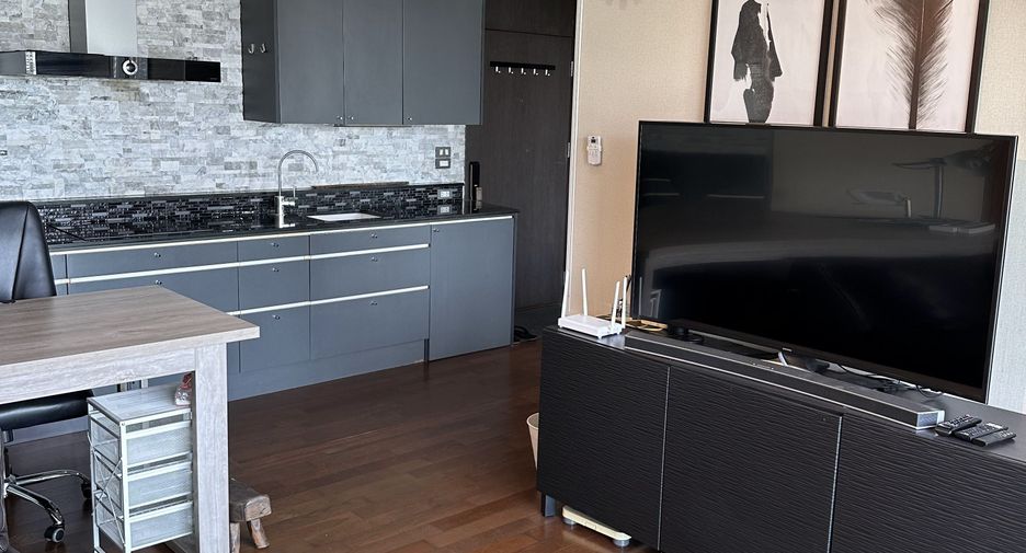 For sale 1 bed condo in Khlong Toei, Bangkok