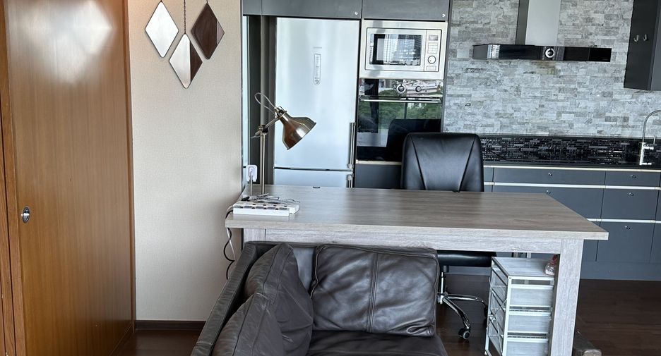 For sale 1 bed condo in Khlong Toei, Bangkok