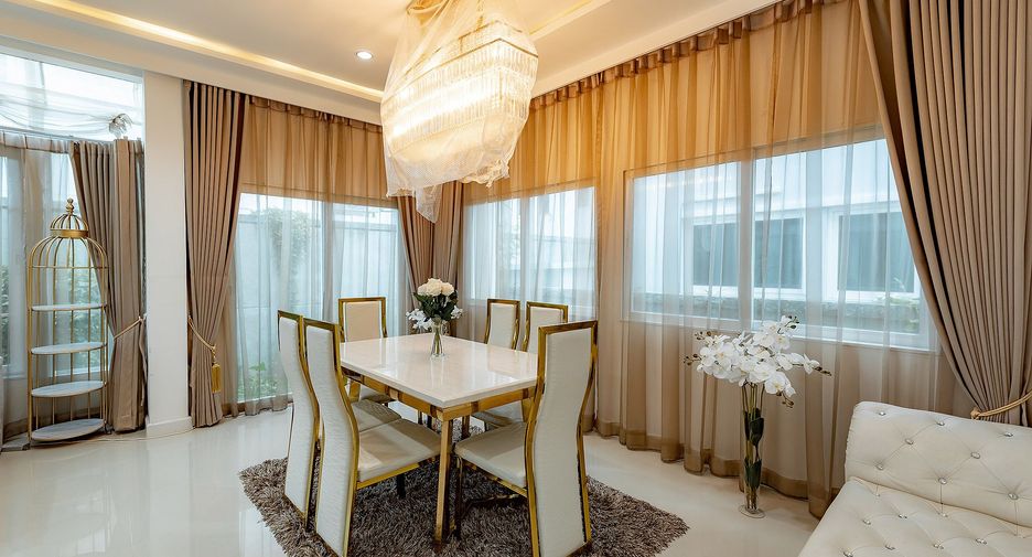 For sale 4 bedrooms house in Bang Khen, Bangkok
