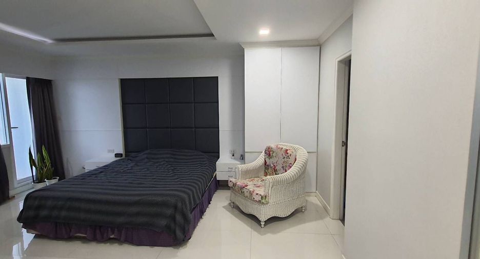 For sale 3 bedrooms condo in Suan Luang, Bangkok