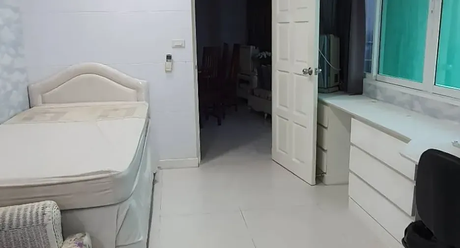 For sale 3 bedrooms condo in Suan Luang, Bangkok