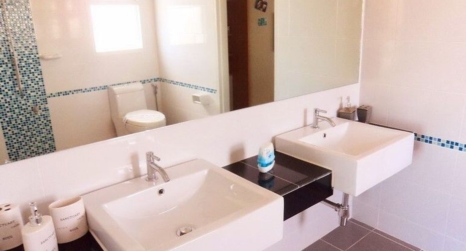 Haus zum Kauf mit 4 Zimmer in Thung Khru, Bangkok