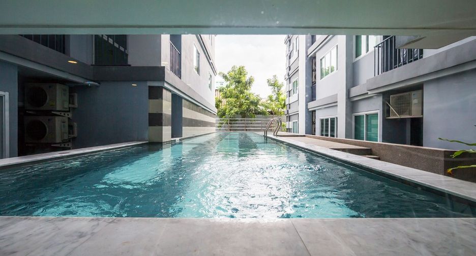For sale 1 bed condo in Mueang Samut Prakan, Samut Prakan