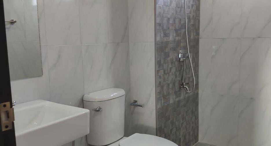 Casa adosada en venta de 3 habitaciones en Bueng Kum, Bangkok