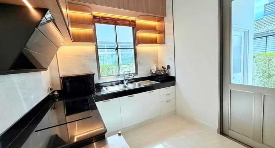 For rent 4 bedrooms house in Lat Krabang, Bangkok
