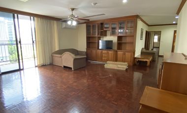 For rent 3 bedrooms apartment in Watthana, Bangkok