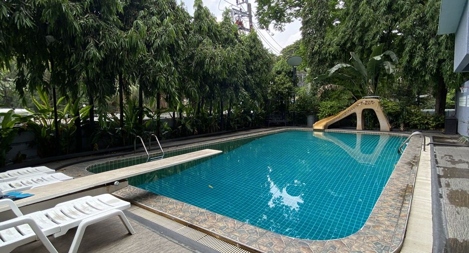 For rent 3 bedrooms apartment in Watthana, Bangkok