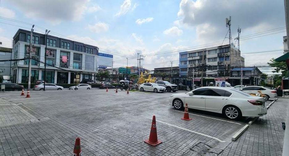 For rent 4 bedrooms retail Space in Suan Luang, Bangkok