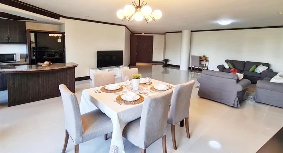 For rent 3 bedrooms apartment in Watthana, Bangkok