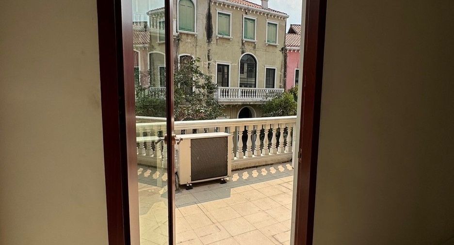 For sale office in Bang Khen, Bangkok