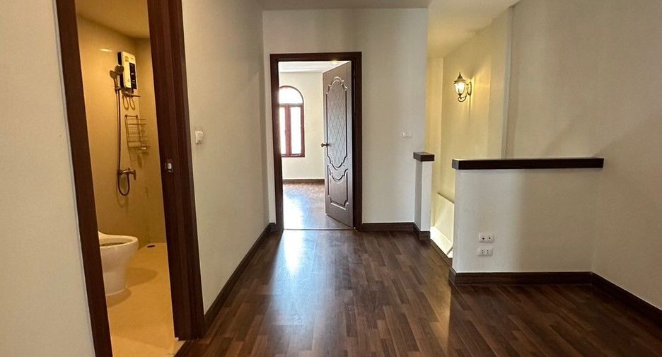 For sale office in Bang Khen, Bangkok