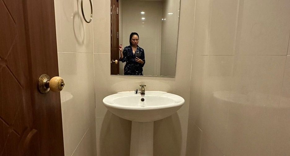 For sale office in Bang Khen, Bangkok