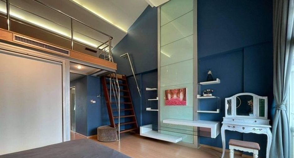 For sale 3 bedrooms townhouse in Wang Thonglang, Bangkok