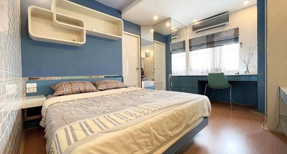 For sale 3 bedrooms townhouse in Wang Thonglang, Bangkok