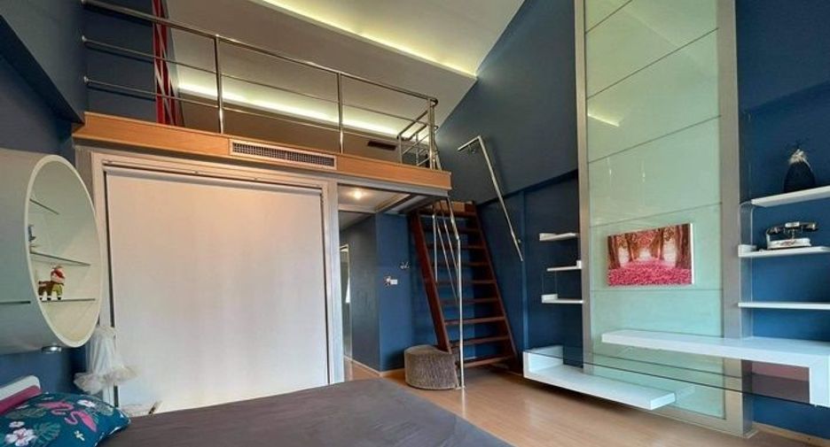 For sale 3 bedrooms townhouse in Wang Thonglang, Bangkok