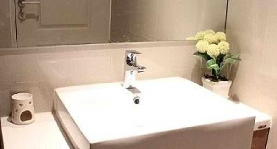For sale and for rent studio condo in Khlong Toei, Bangkok