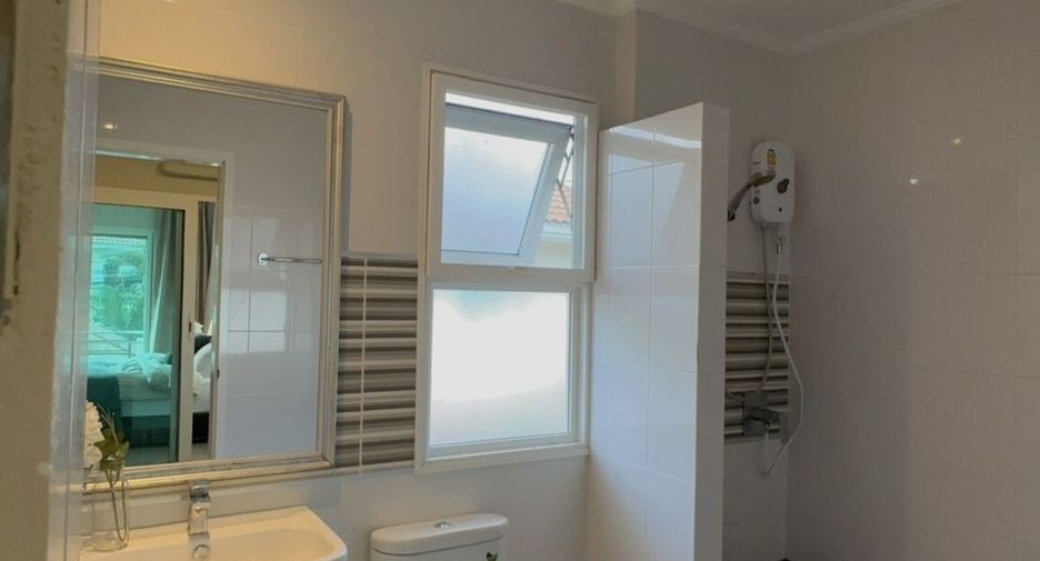 Haus zur Miete mit 4 Zimmer in Mueang Phuket, Phuket