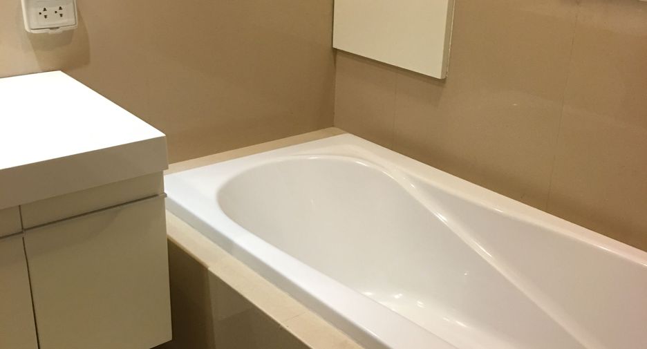For sale and for rent 2 bedrooms condo in Watthana, Bangkok