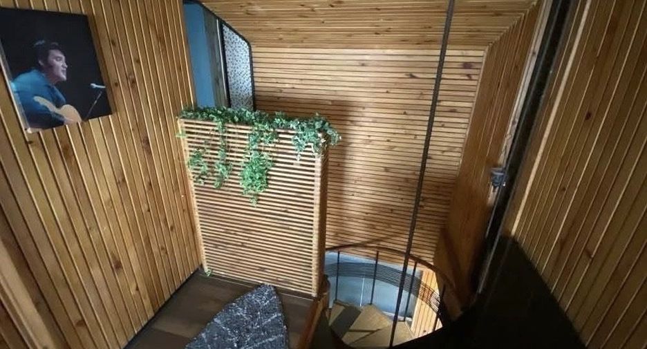 For rent 3 bedrooms condo in Phra Khanong, Bangkok