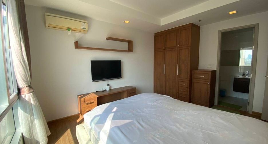 For rent 2 bedrooms condo in Watthana, Bangkok