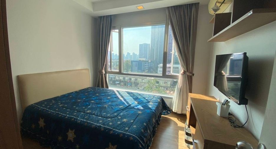 For rent 2 bedrooms condo in Watthana, Bangkok
