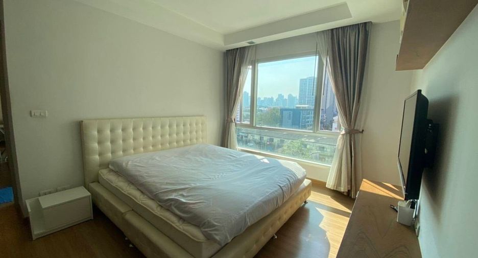 For rent 2 bedrooms condo in Watthana, Bangkok