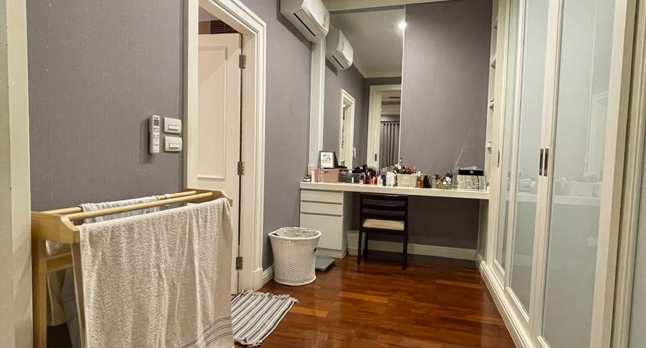 For sale 3 bedrooms house in Bueng Kum, Bangkok
