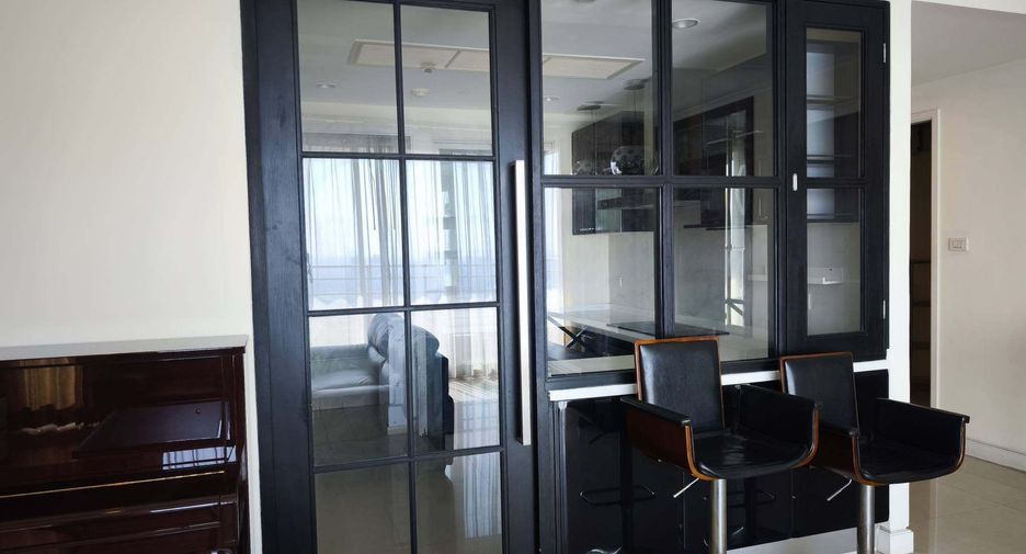 For rent 3 bedrooms condo in Bang Kho Laem, Bangkok