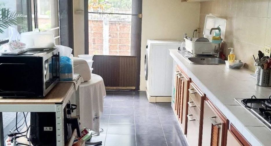 For sale 3 bedrooms house in Wang Thonglang, Bangkok