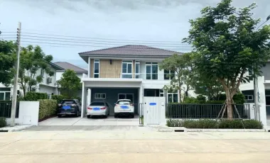Casa en venta y en alquiler de 4 habitaciones en Prawet, Bangkok